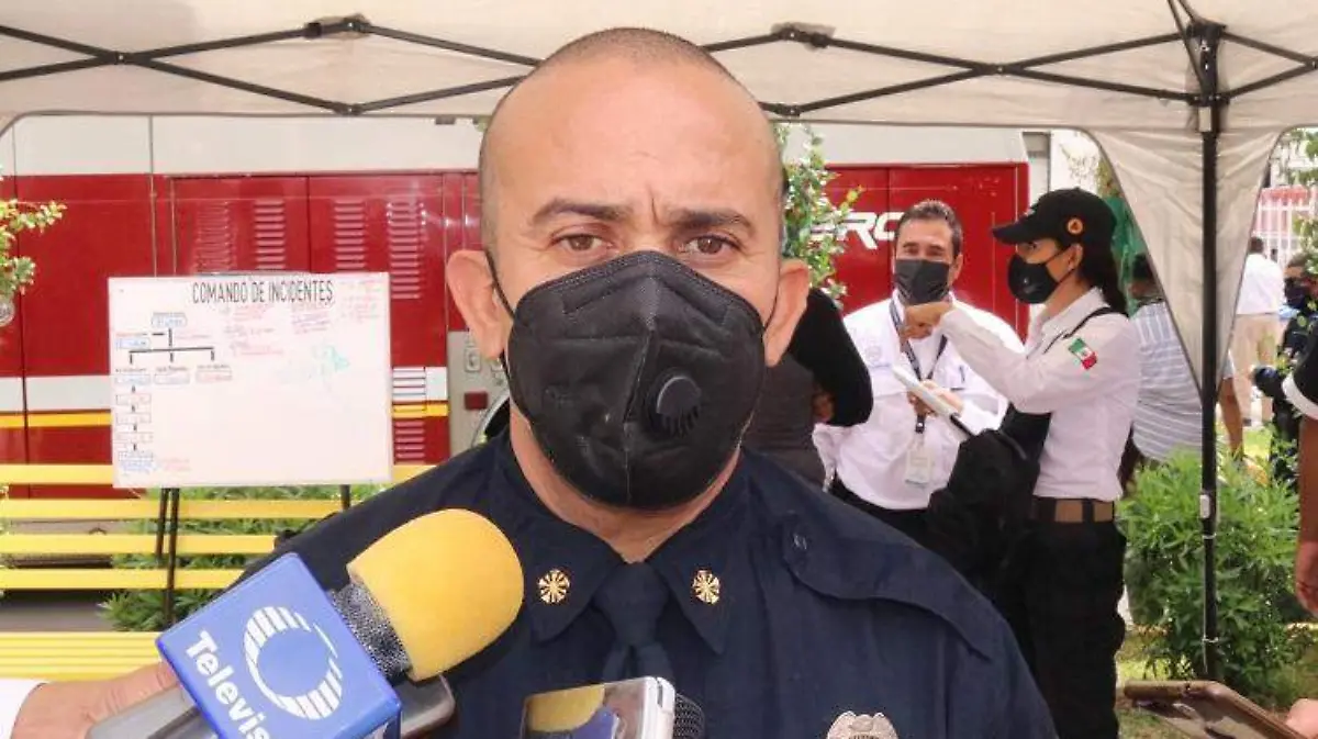 Juan manuel morales subdirector de bomberos (3)-ma